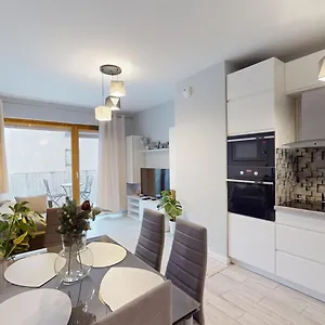  Apartament Family House Near The Market Square -Perfect For Family & Business Stays - Ksiecia Witolda Street 500 Steps To Market Square - 2 Bedrooms,2 Parking Places